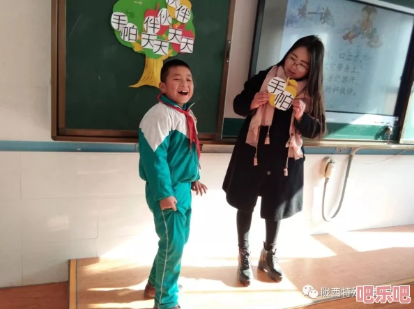 4年级哟哟扣出白桨视频