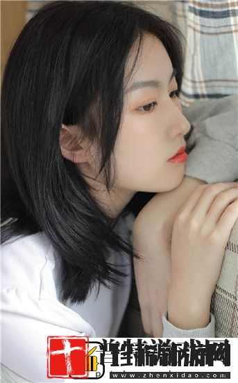 女被 c 黄扒衣服办公室引爆热议，网友：太震惊了，怎么能这样！