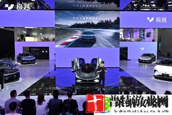 零百加速1.9秒！极越超帅跑车ROBO