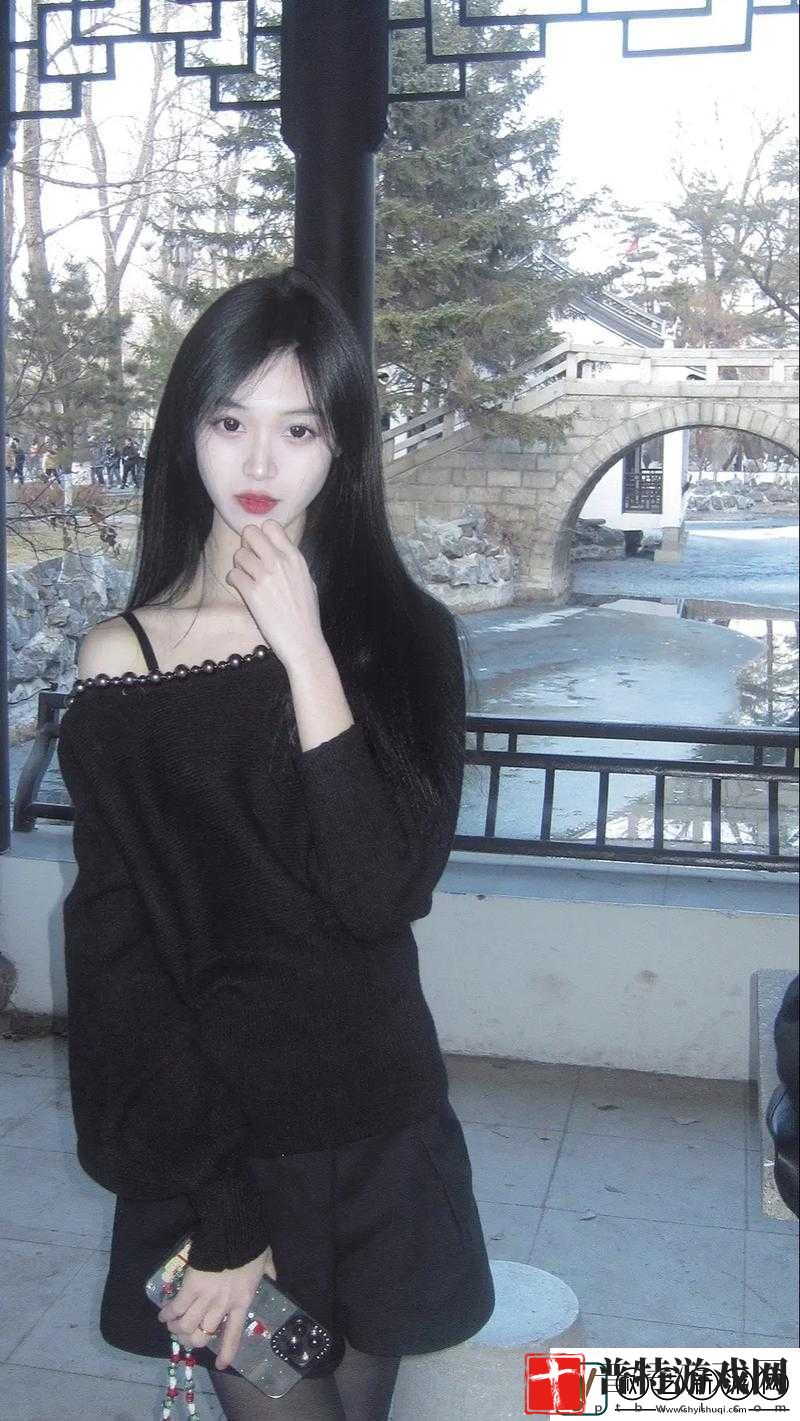 女