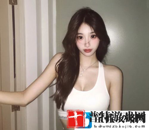 中午妈妈在厨房做饭，翻炒、切菜、炖汤，网友：家的味道真好！