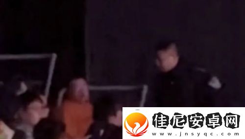 LPL现场女粉殴打工作人员