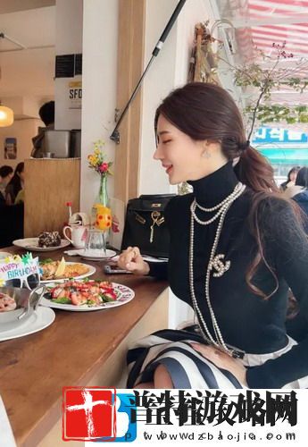 十九岁暴躁少女csgo免费观看，展现青春风采，网友：激烈游戏引发无限共鸣！